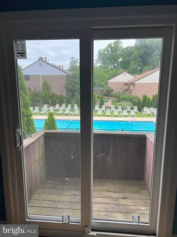 606 VILLAGE HERITAGE #606, Ardmore, PA 19003