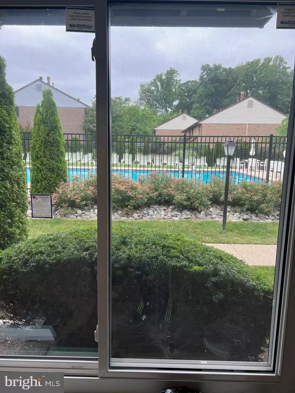 606 VILLAGE HERITAGE #606, Ardmore, PA 19003