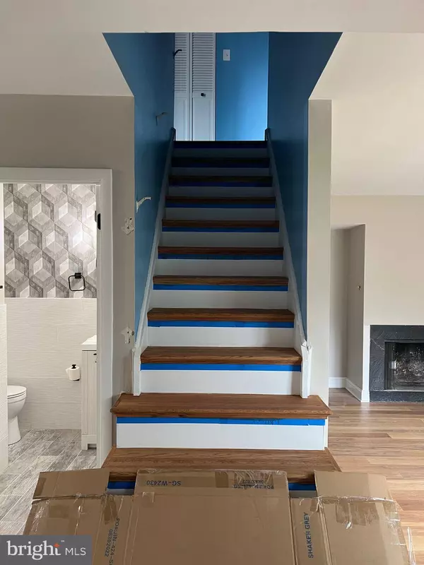 606 VILLAGE HERITAGE #606, Ardmore, PA 19003