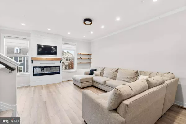 1217 LAWLER DR, Frederick, MD 21702