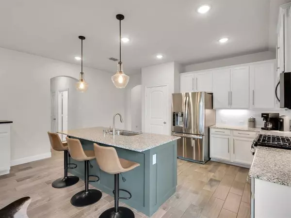 1912 Drover Creek Road, Aubrey, TX 76227