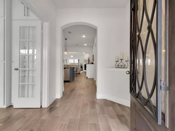 1912 Drover Creek Road, Aubrey, TX 76227