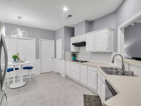 2024 Crestside Drive, Carrollton, TX 75007