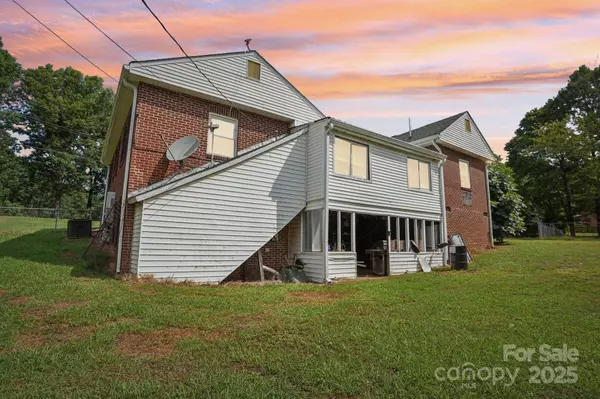 3325 Fairview DR, Gastonia, NC 28052