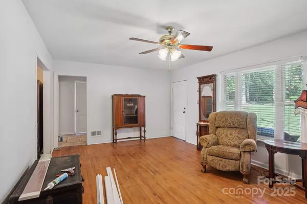 3325 Fairview DR, Gastonia, NC 28052