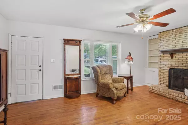 3325 Fairview DR, Gastonia, NC 28052