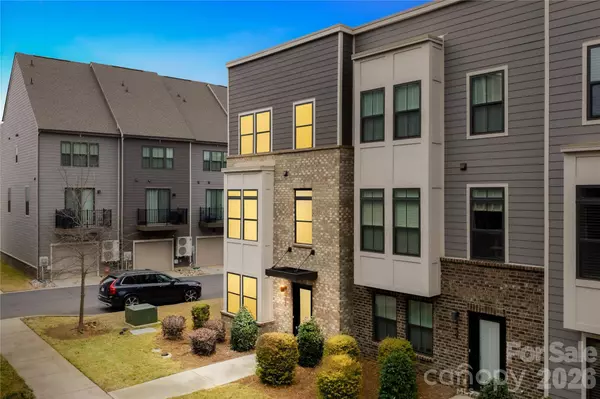 563 Nantahala DR, Charlotte, NC 28211