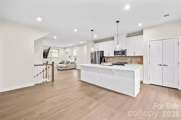 563 Nantahala DR, Charlotte, NC 28211