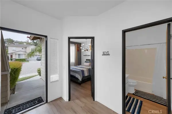 2216 Jeans CT, Signal Hill, CA 90755