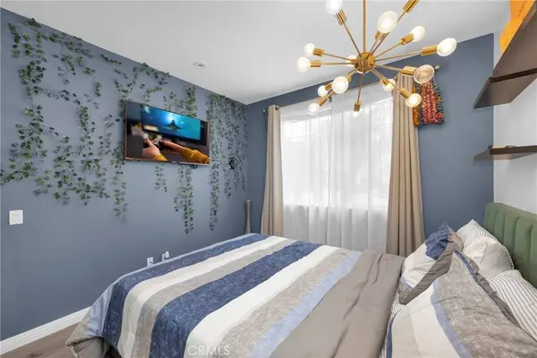 2216 Jeans CT, Signal Hill, CA 90755