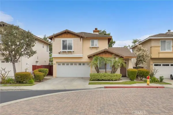 2216 Jeans CT, Signal Hill, CA 90755