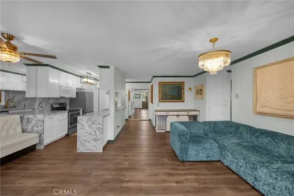 1351 N Orange #205, Los Angeles, CA 90028