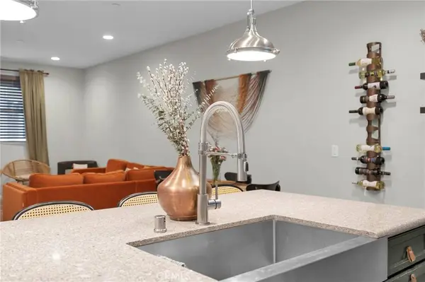 14865 W Maple Ter, Panorama City, CA 91402