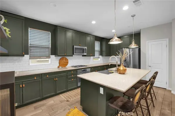 14865 W Maple Ter, Panorama City, CA 91402