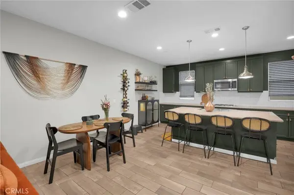 14865 W Maple Ter, Panorama City, CA 91402