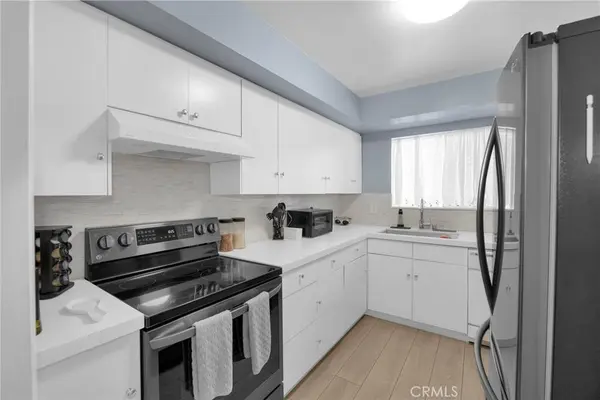 6151 Canterbury DR #105, Culver City, CA 90230