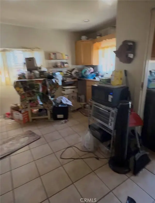 2211 Obama, Los Angeles, CA 90018