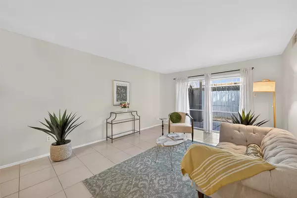 861 Wax Myrtle LN, Houston, TX 77079