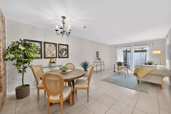 861 Wax Myrtle LN, Houston, TX 77079