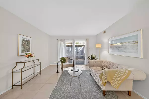 861 Wax Myrtle LN, Houston, TX 77079