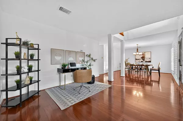 1323 Village Garden DR, Missouri City, TX 77459