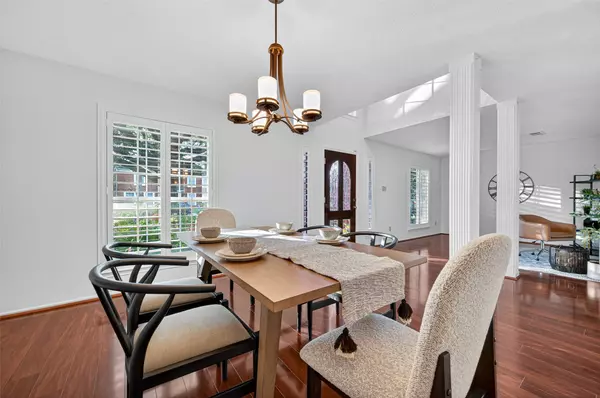 1323 Village Garden DR, Missouri City, TX 77459