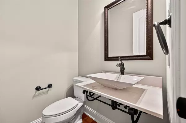 4518 S Beacon View CT S, Sugar Land, TX 77479