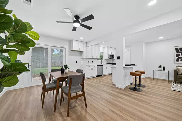 7131 Mobud DR, Houston, TX 77074