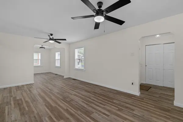 5207 Hamilton Ave, St Louis, MO 63136-3406