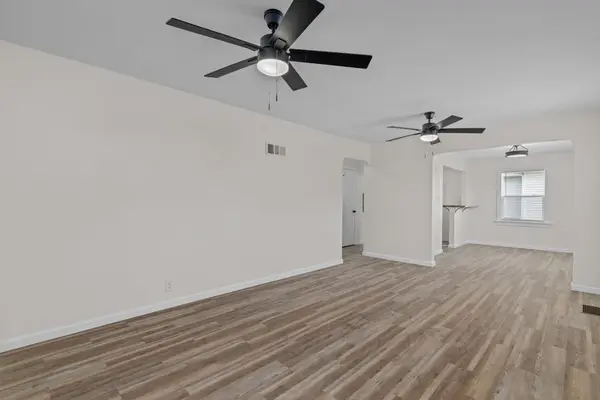 5207 Hamilton Ave, St Louis, MO 63136-3406