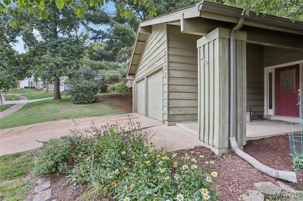 1520 Ploma DR, Ballwin, MO 63021