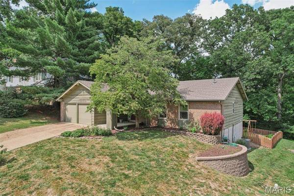 1520 Ploma DR, Ballwin, MO 63021