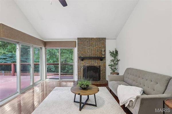 1520 Ploma DR, Ballwin, MO 63021