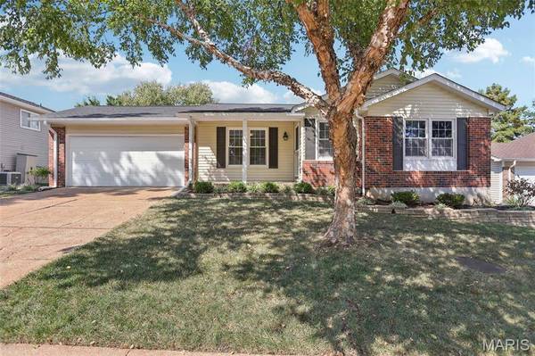 313 Oakfield DR, Ballwin, MO 63021