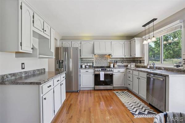 313 Oakfield DR, Ballwin, MO 63021