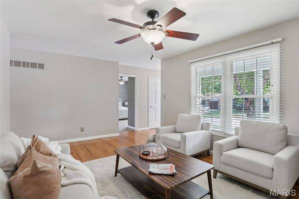 313 Oakfield DR, Ballwin, MO 63021