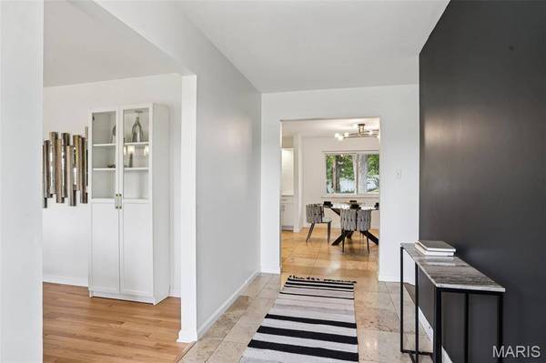 54 Sennawood DR, Fenton, MO 63026