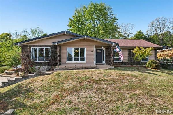 54 Sennawood DR, Fenton, MO 63026