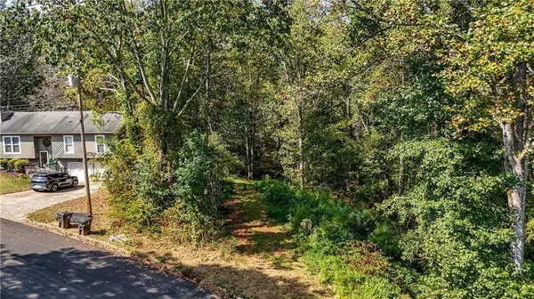 2627 Carol CIR, Douglasville, GA 30135