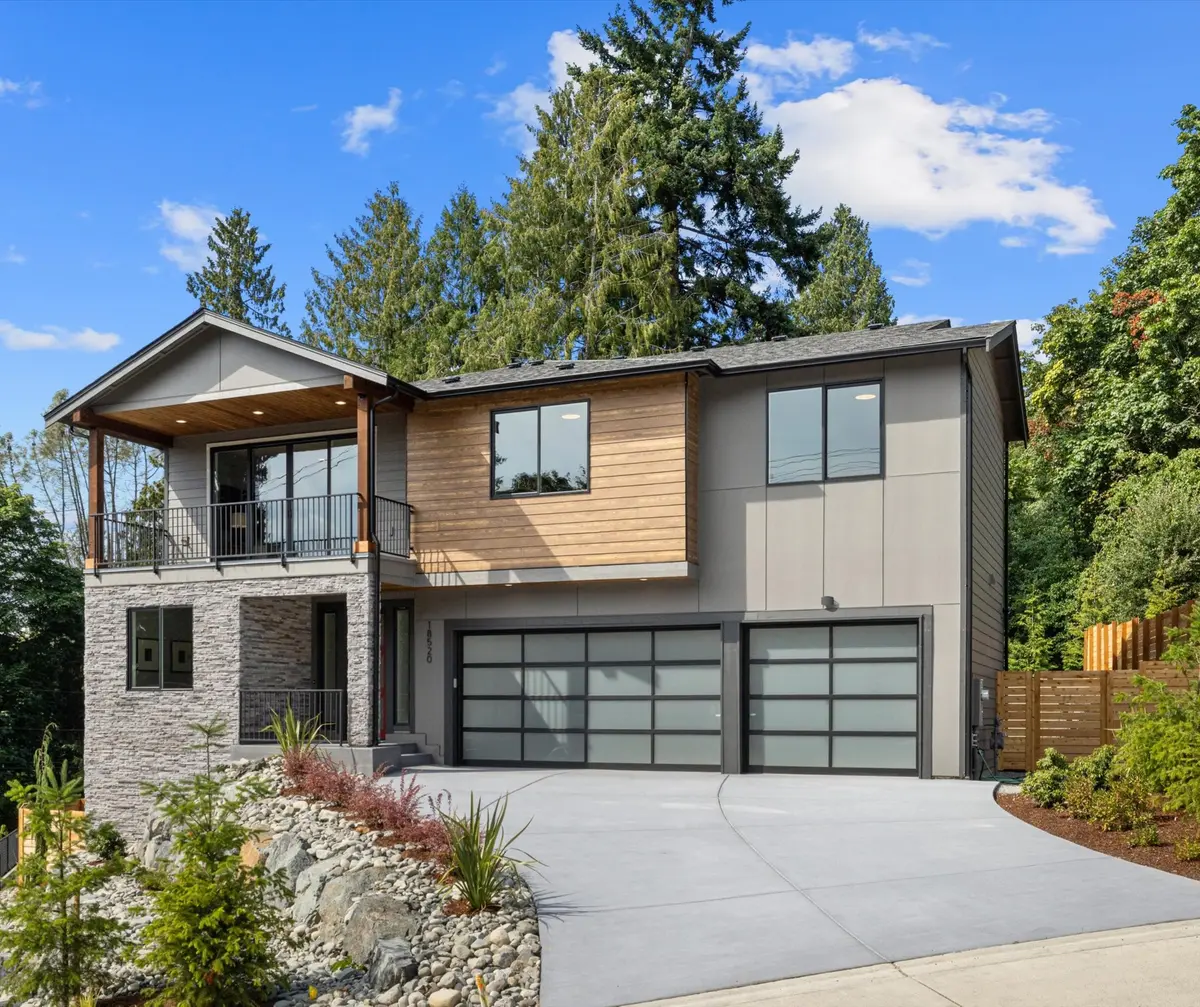 18520 83rd Ave NE, Kenmore, WA 98028-2816