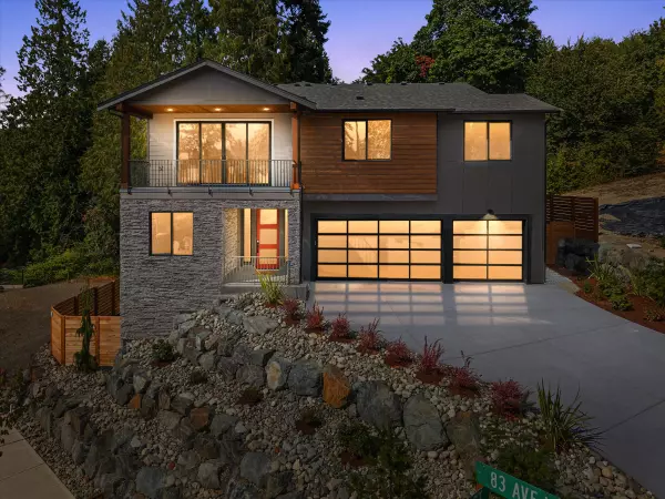 18520 83rd Ave NE, Kenmore, WA 98028-2816