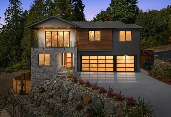 18520 83rd Ave NE, Kenmore, WA 98028-2816
