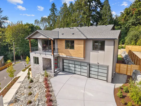 18520 83rd Ave NE, Kenmore, WA 98028-2816