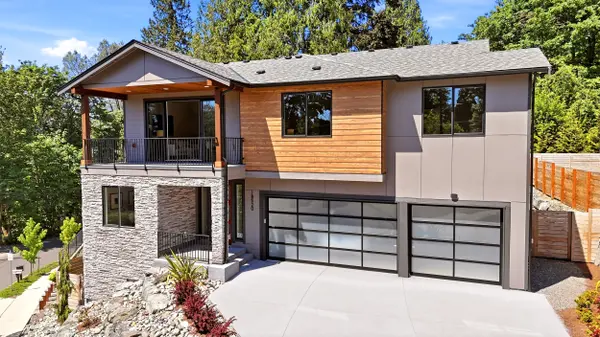 18520 83rd Ave NE, Kenmore, WA 98028-2816