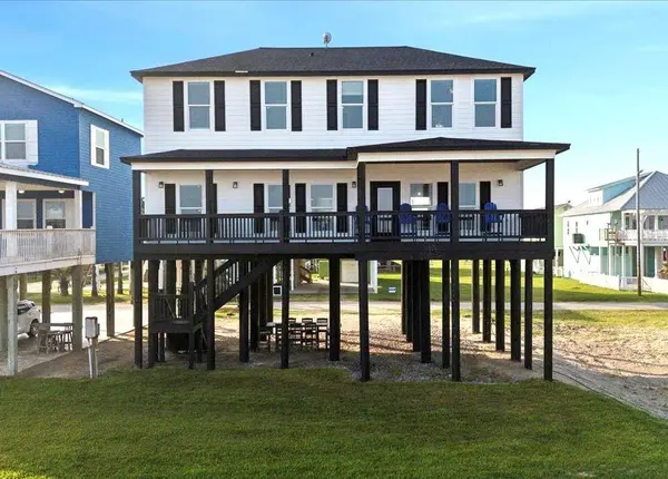 1326 Emerald Dr, Port Bolivar, TX 77650