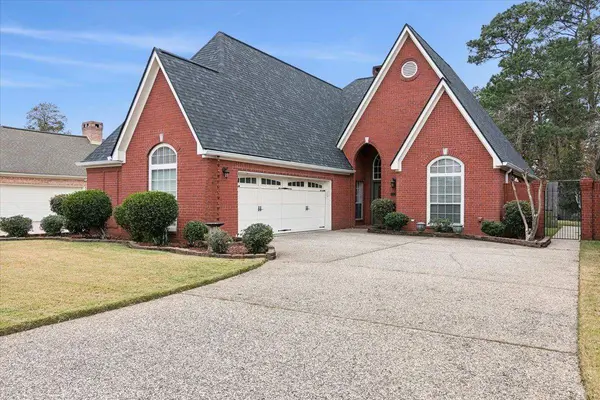 6401 Steeple Chasse, Orange, TX 77632