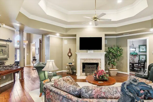 6401 Steeple Chasse, Orange, TX 77632