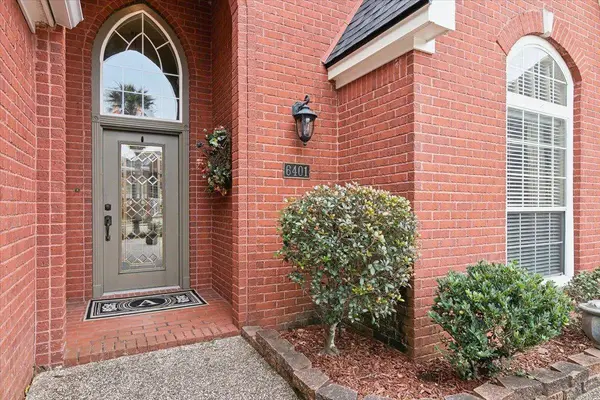 6401 Steeple Chasse, Orange, TX 77632