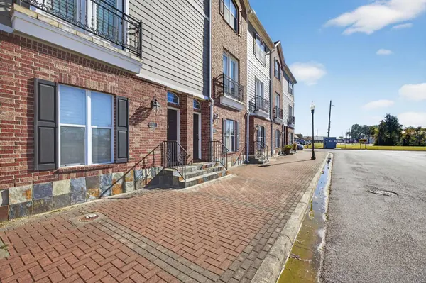 320 Cathedral Sq, Beaumont, TX 77701