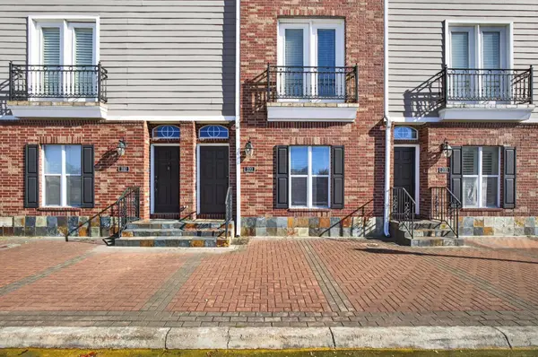 320 Cathedral Sq, Beaumont, TX 77701